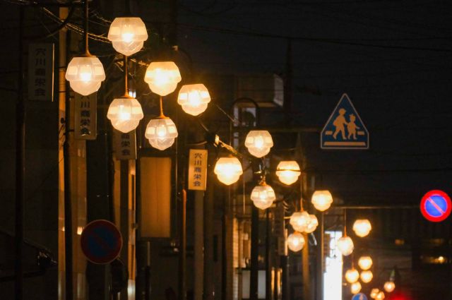 穴川商栄会の街灯